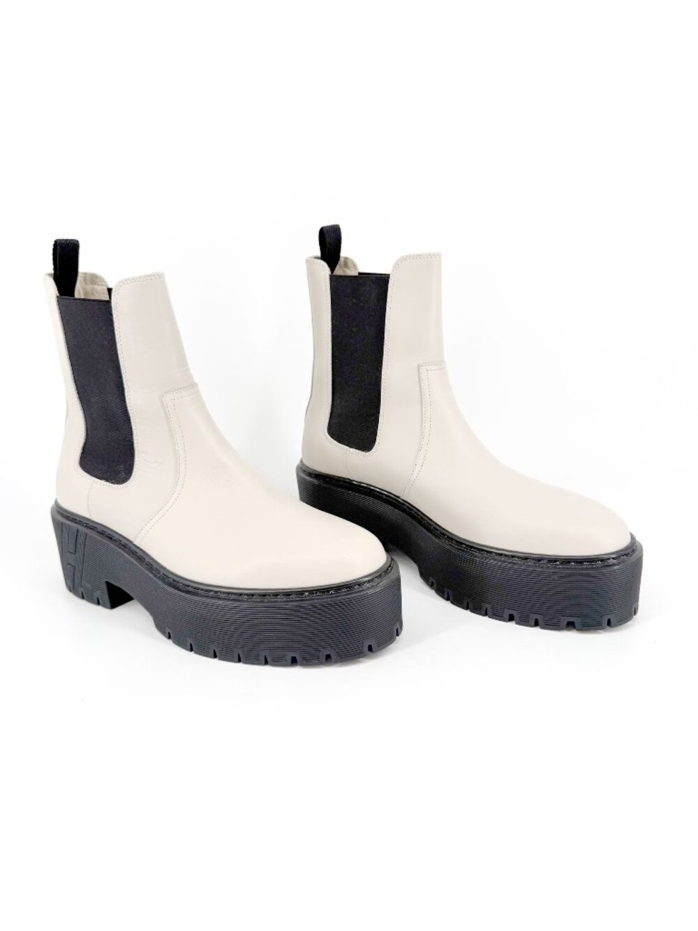 Hermes Harrow Platform Chelsea Boots Beige White Leather Size 37.5 US 7 Women’s